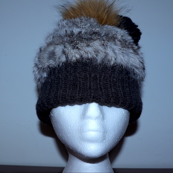 Knit PomPom hats lot of 2 - Picture 6 of 12